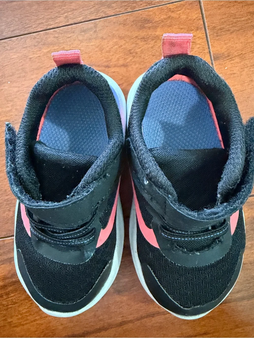 Kids Black and Pink Lightweight Hook-and-Loop Sneakers Size 5